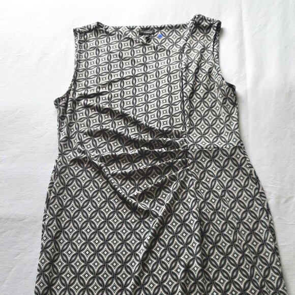 Beautiful Talbots Slimming Dress - Picture 3 of 9